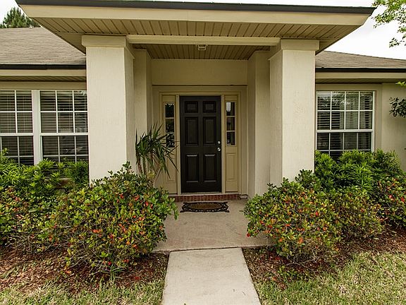 2nd image of 2224 Blackstone Way
