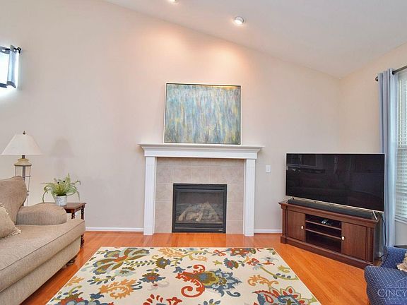 5th image of 8329 Jeannes Creek Ln
