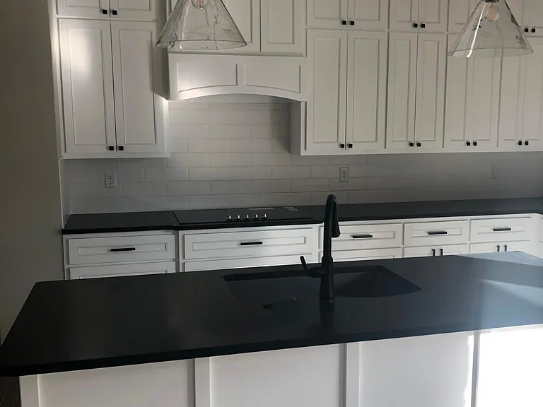1742 Sina Ave — Photo 11