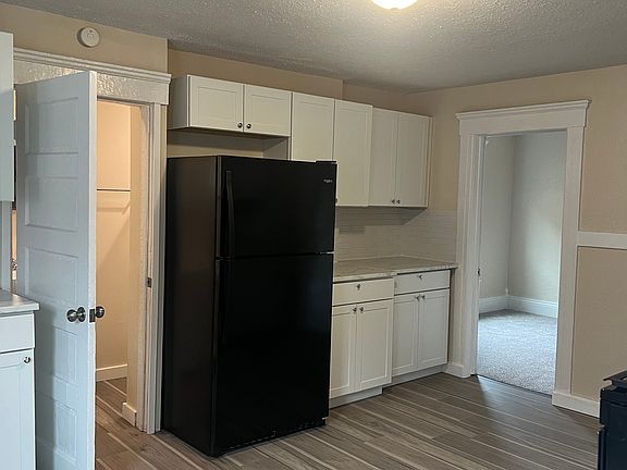 5th image of 308 Essex St Floor 2