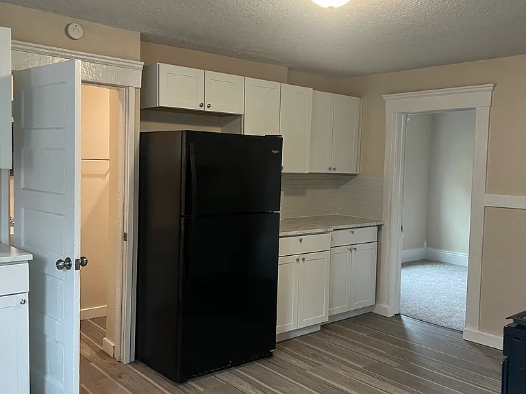 308 Essex St #2 — Photo 5