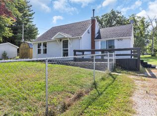 113 E Vinton St, Coggon, IA 52218