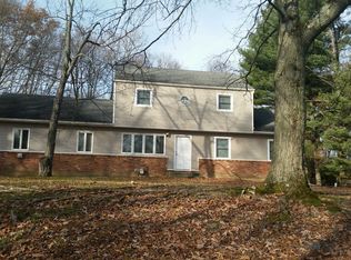 16 Van Winkle Rd, Monsey, NY 10952