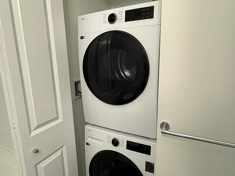 W/D in secondary bathroom