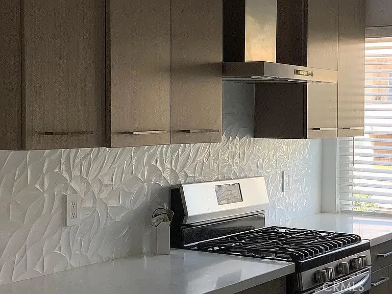 1 bed, 750 sqft, $2,000 — Photo 3