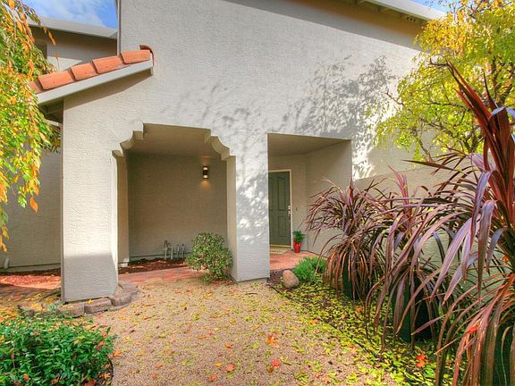 5th image of 2817 Catalina Dr