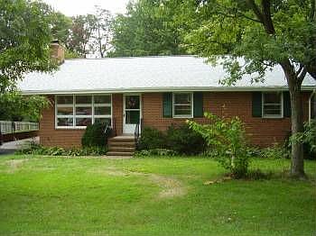 1st image of 206 Laurel Ave