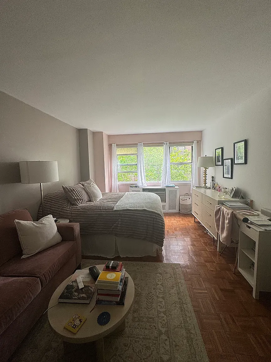 245 East 35th Street — Photo 2