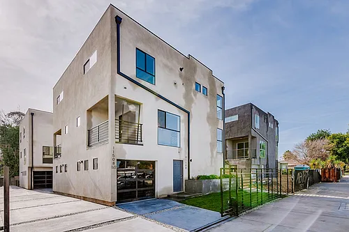 11508 Emelita St Photo 1