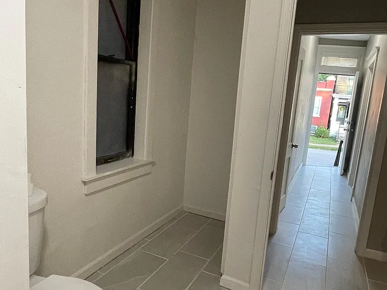 2835 Texas Ave #1F — Photo 8
