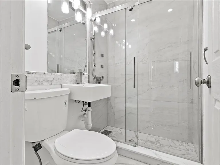 17 Holsman St #2 — Photo 6