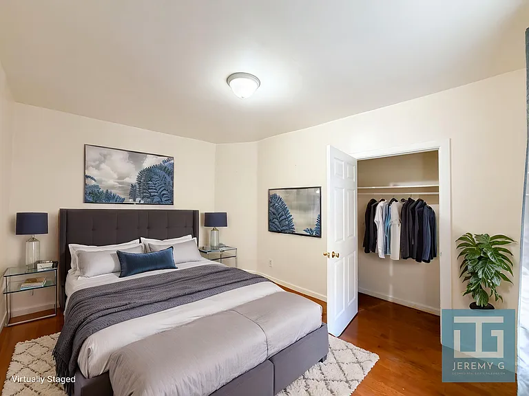 4996 Broadway #4B — Photo 1