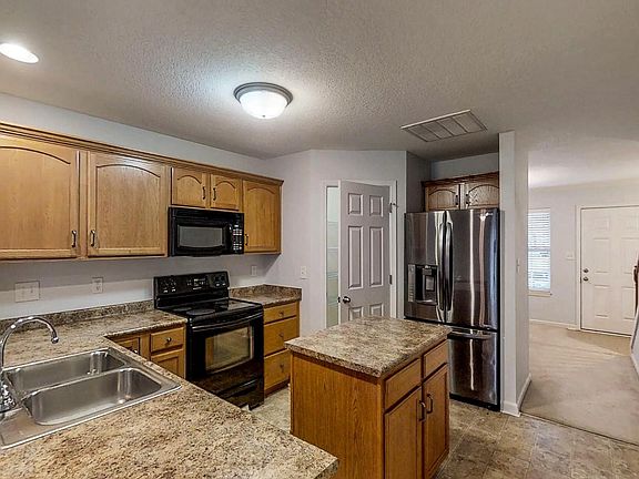 4th image of 111 Alexander Blvd