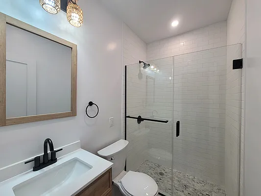 Rented by Bouklis Group | media 21