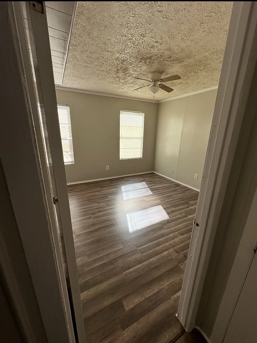 Building Photo - 3618 Crestbrook Ct #2