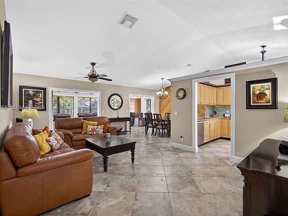 3rd image of 135 Rosewood Cir