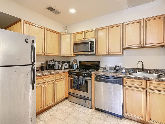 5th image of 515 Warner St APT D