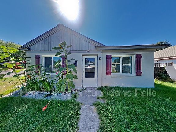 2nd image of 994 10th St