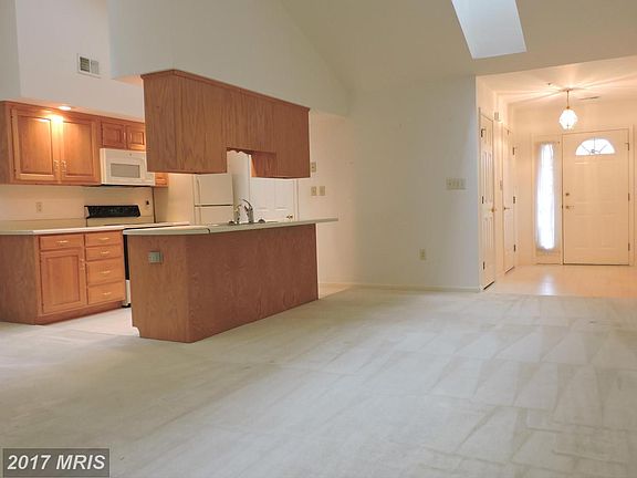 4th image of 1641 Langley Dr