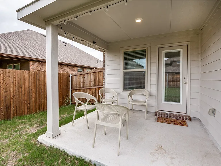 1307 Colonial Bluff Ln — Photo 22