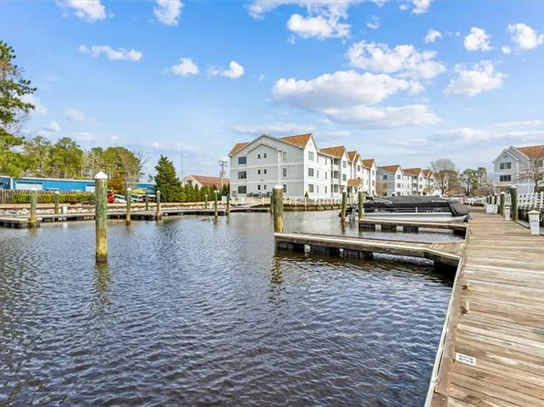 3 Harbor Watch Dr Unit 601, Chesapeake, VA 23320