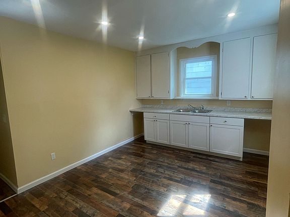 3rd image of 28 Arkansas St APT 2