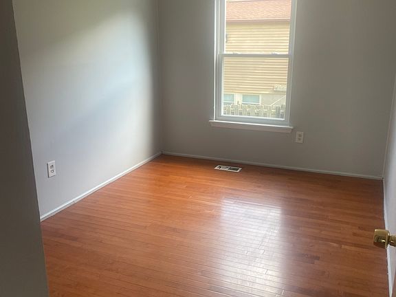 5th image of 13022 Blakeslee Dr #13022