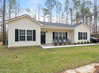 682 Pond Rd, Rocky Point, NC 28457