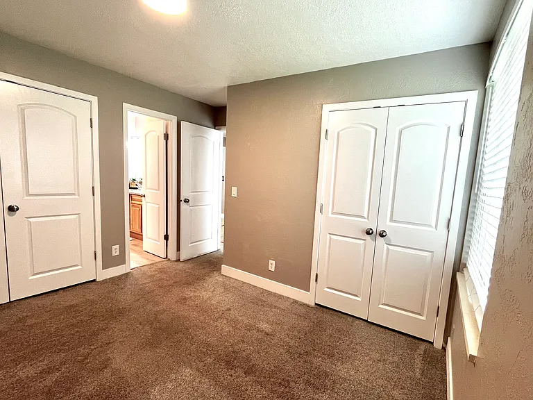 672 N 1060 W #NORTH 674 N — Photo 2