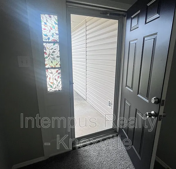 1013 Ashley Michelle Ct — Photo 2