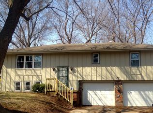 1910 N York Rd, Independence, MO 64058