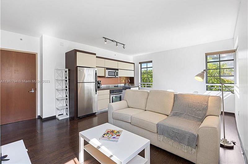1st image of 435 21st St #308