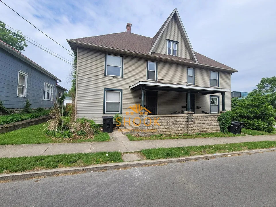 104 S 7th St