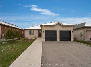 369 Georgian Dr #3, Barrie, ON L4M 7A2