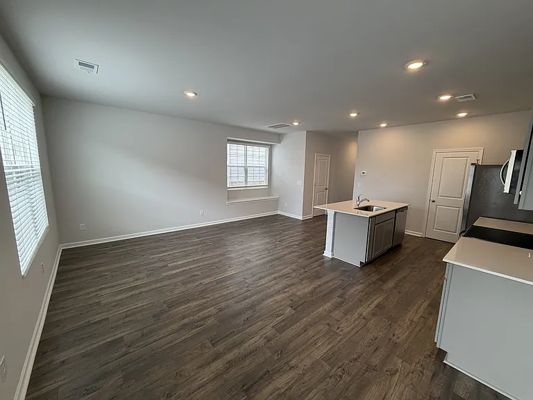 4913 Mowbray Way — Photo 7