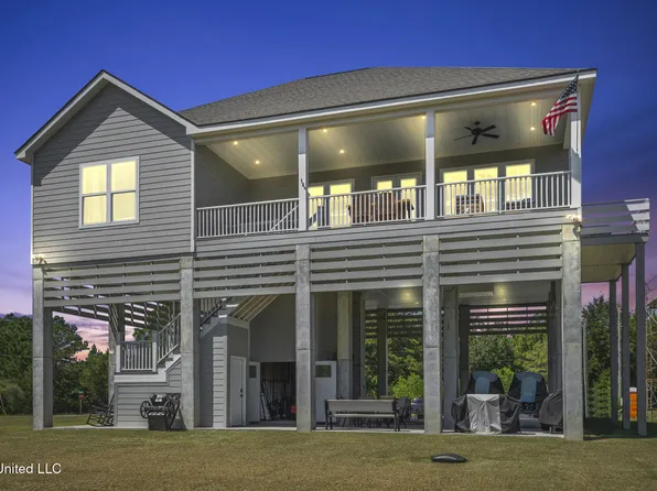 1322 Enos St, Diamondhead, MS 39525