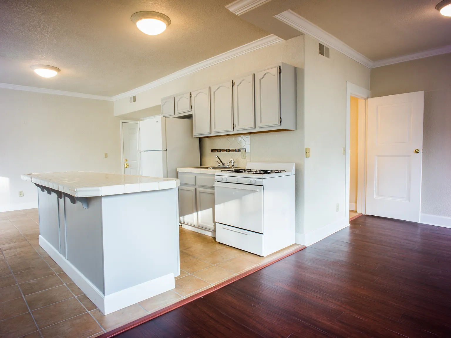 Studio, 450 sqft, $1,245 — Photo 1
