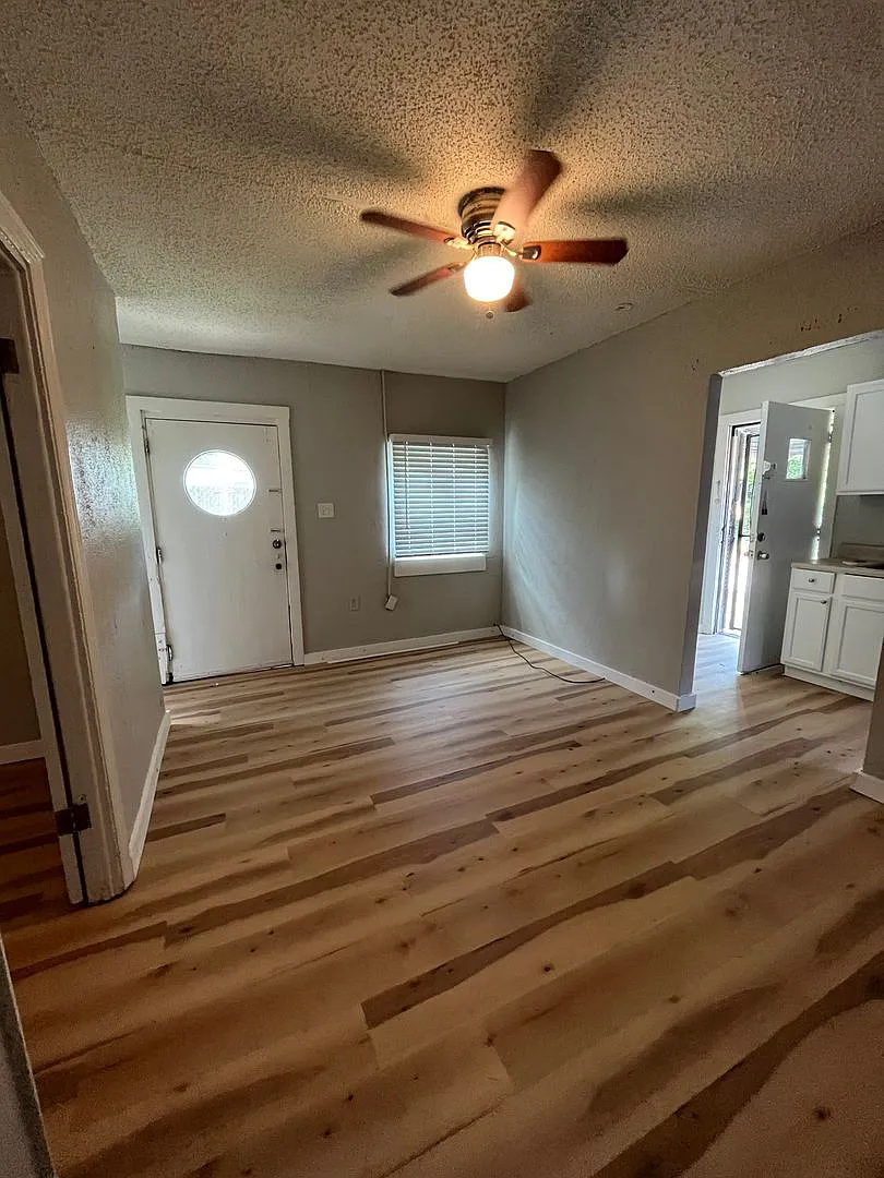 2 Bed/ 1 Bath Apartment walking distance to Fisk and Meharry, Minutes to Downtown and Germantown — Photo 1