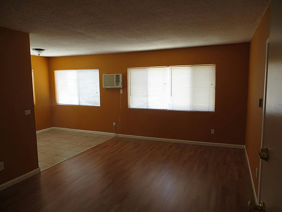 2nd image of 16023 Cantlay St APT 4