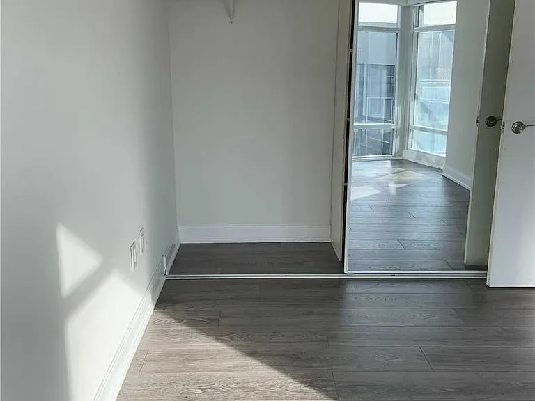 2181 Yonge St #2307 — Photo 6