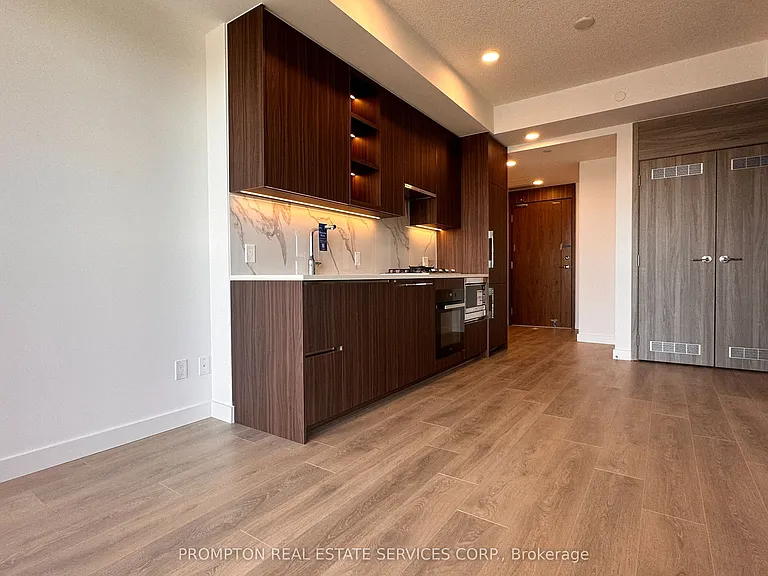 18 Esther Shiner Blvd S #909 — Photo 10