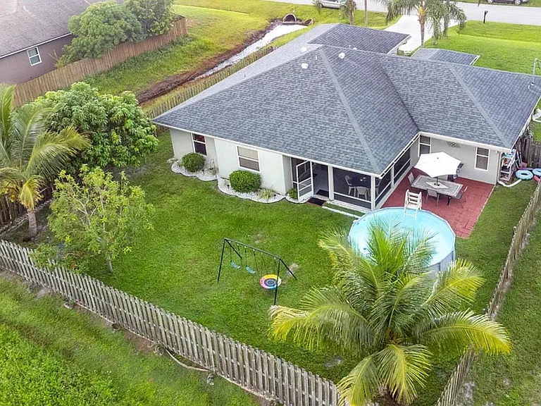 4557 SW Athena Dr — Photo 19