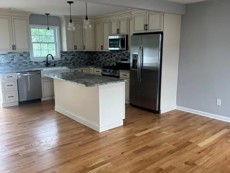 109 Pearl Pl — Photo 2