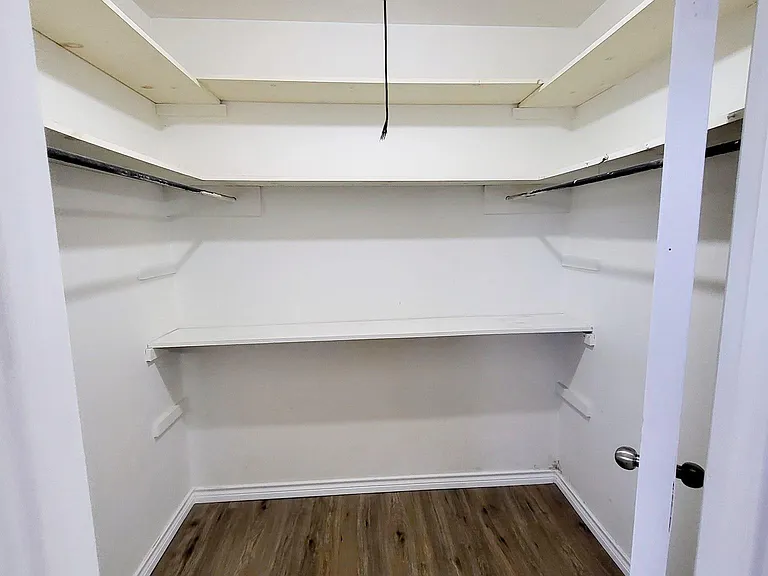 3505 Houston Ave — Photo 26
