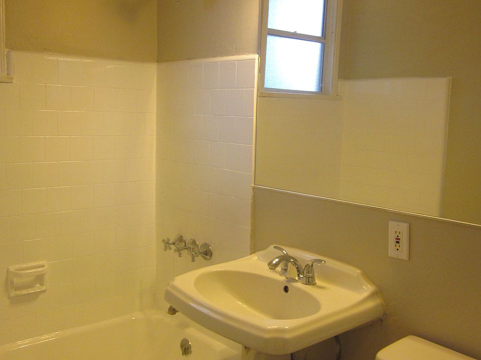 1st image of 12950 Burbank Blvd