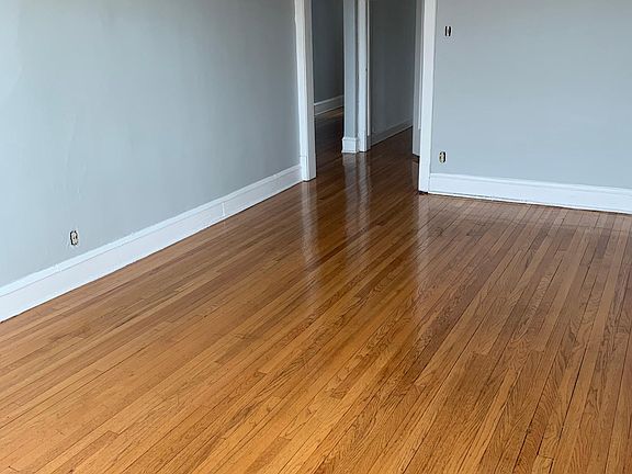 5th image of 256 S Maple Ave #3
