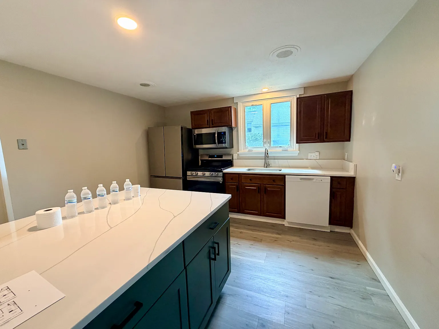 2 bed, $2,450 — Photo 4