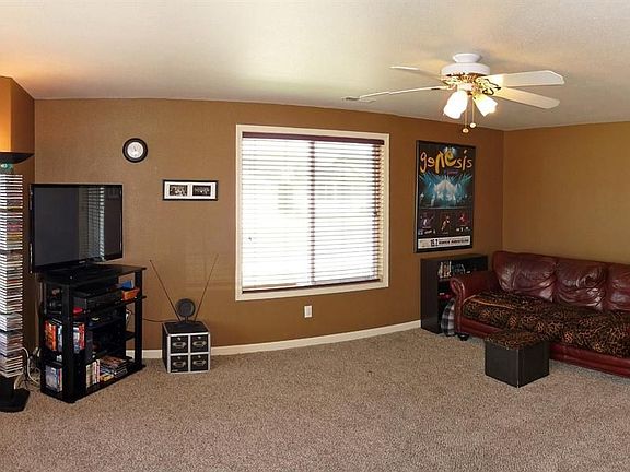 5th image of 8311 Langara Dr