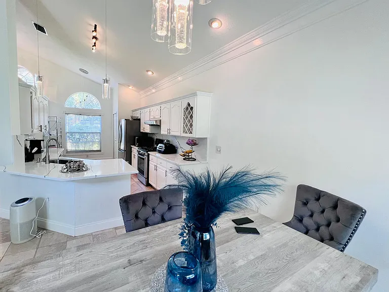 11831 Derbyshire Dr — Photo 24