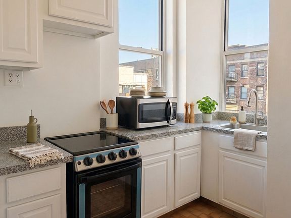 2nd image of 25 Downing St APT 14